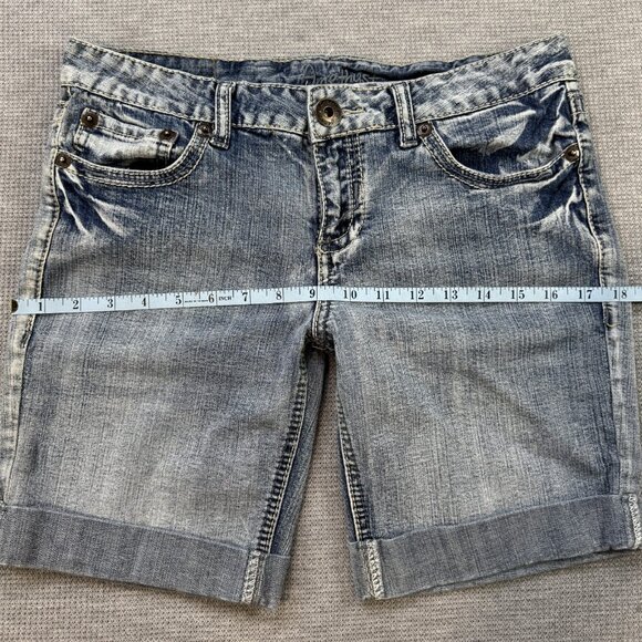 Amethyst Womens Size 9 Bermuda Shorts Blue Light Wash Denim Cuffed Embroidered - Picture 8 of 12